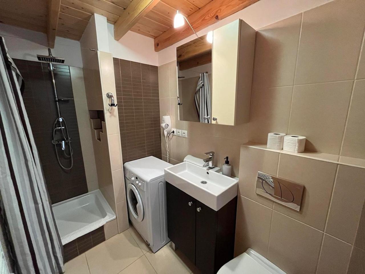 City Apartman Haz Balatonlelle Exterior foto