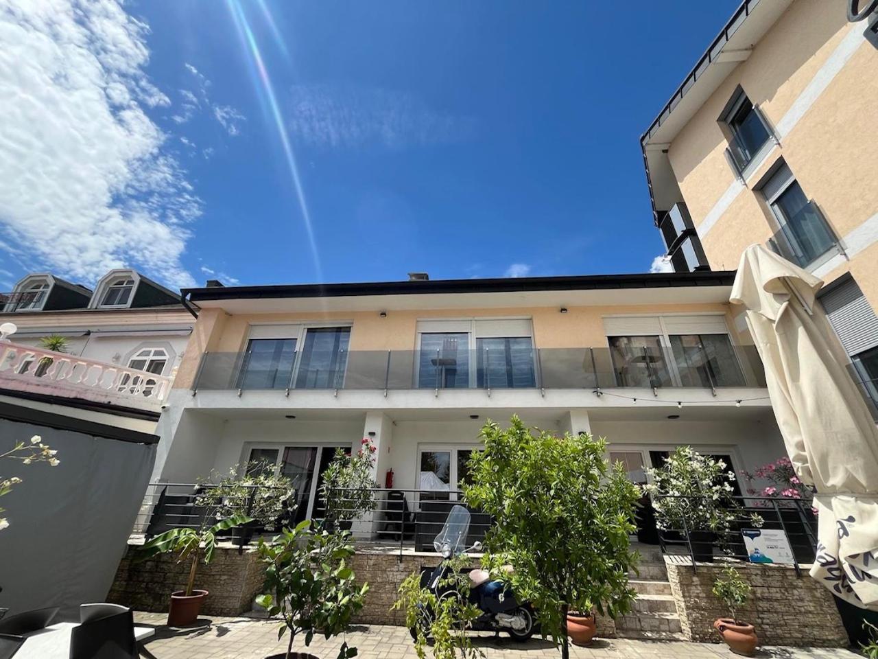 City Apartman Haz Balatonlelle Exterior foto